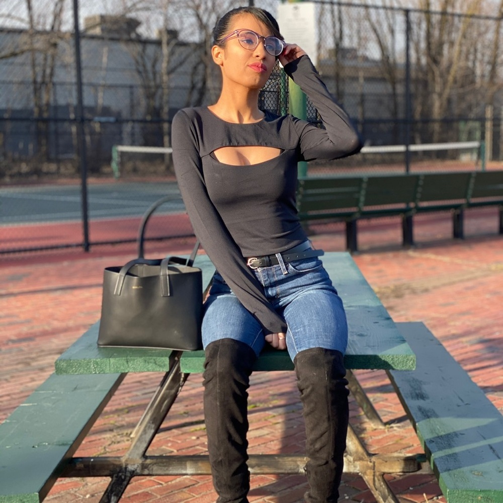 Aritzia Cropped Top